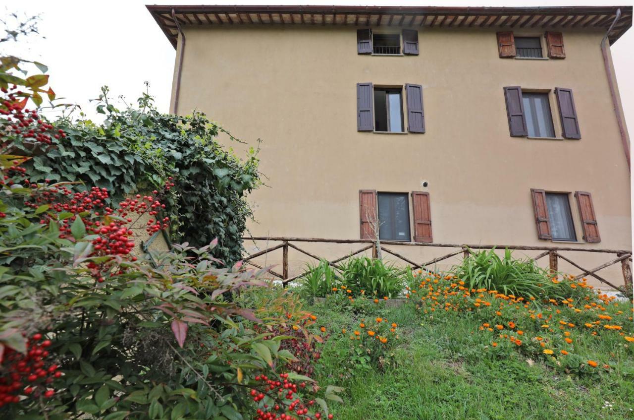 Agriturismo Villa Mozart Nel Verde Gubbio Extérieur photo